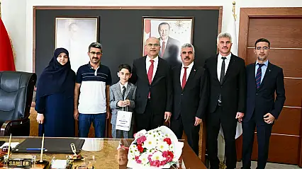 Başkan Er, Başkanlık Koltuğunu Çoloğlu'na Devretti