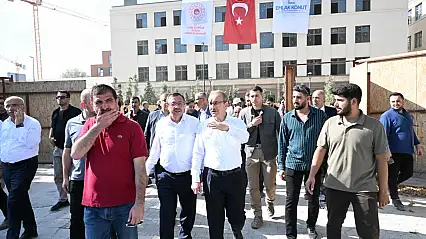 Çarşı inşaatında üst düzey inceleme