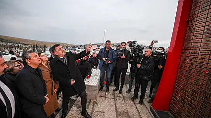 CHP Lideri Özgür Özel, Depremin 3. Yılında Malatya'da Vatandaşlarla Buluştu