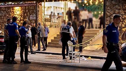 Malatya'da Düğün Salonu Önünde Bıçaklı Kavga: 3 Yaralı
