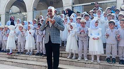 Malatya'da minik öğrenciler için Âmin Alayı ve Bed-i Besmele programı düzenlendi