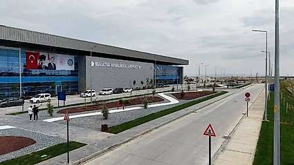 Malatya Havalimanı'nda Yeni Dönem: Yeni Terminal İlk Yolcularını Ağırladı