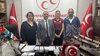 Milli Boksör Hatice Akbaş'tan Başkan Şengönül'e Ziyaret