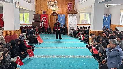 Öğrenciler camide değerleriyle buluştu