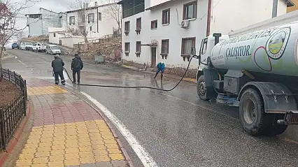 Pütürge'de Cadde ve Sokaklar Yıkanıyor