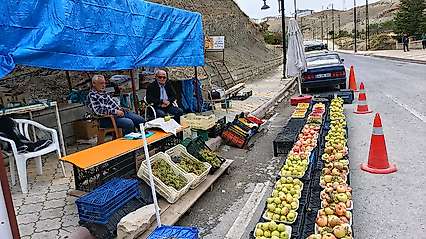 Somuncu Baba'ya Gelenler Bu Stantlara Uğramadan Geçmiyor