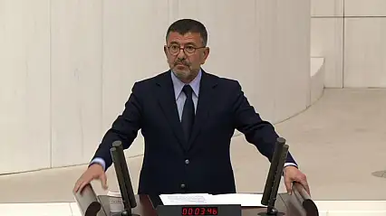 Veli Ağbaba: 'Sahte kayısı furyası başladı, Malatya kayısısı büyük tehlikede'