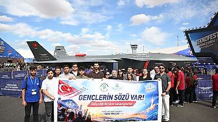 Yeşilyurt Belediyesi'nden Gençlere TEKNOFEST Gezisi