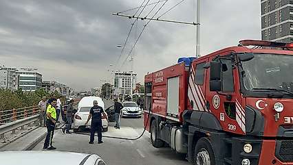 Malatya'da Seyir Halindeki Otomobilde Yangın Paniği