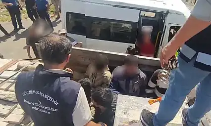 51 ilde göçmen kaçakçılarına operasyon: 273 organizatör yakalandı, 98'i tutuklandı