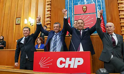 Bağımsız Ankara Milletvekili Adnan Beker CHP'ye katıldı