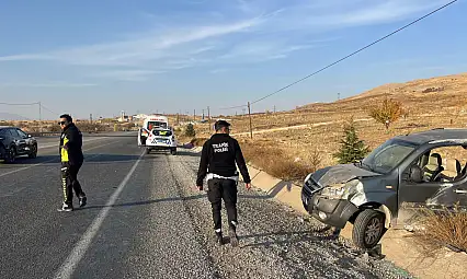 Doğanşehir'de Hafif Ticari Araç Takla Attı: 1 Yaralı