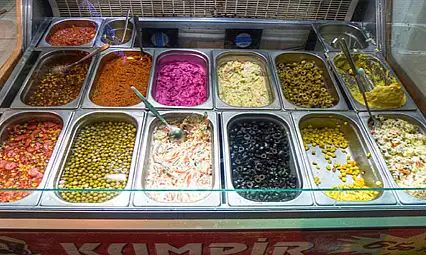 İstanbul'da midye ve kumpir faciası: İki çocuk hayatını kaybetti, anne ve babanın durumu ağır