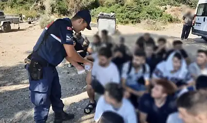 Jandarmadan Göçmen Kaçakçılarına Darbe: 69 Şüpheli Yakalandı, 47'si Tutuklandı