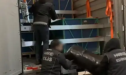 Kapıkule'de Dev Uyuşturucu Operasyonu: Tırda 240 Kilo Skunk Ele Geçirildi