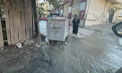 Malatya'da İçme Suyu Hattı Patladı, Sokaklar Sular Altında Kaldı