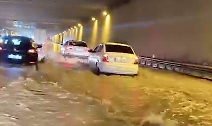 Malatya'da Sağanak Yağış Hayatı Felç Etti