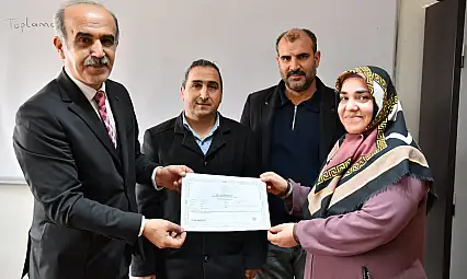 Topsöğüt'te Okuma Yazma Sevinci: Kursiyerlere Belgeleri Törenle Verildi