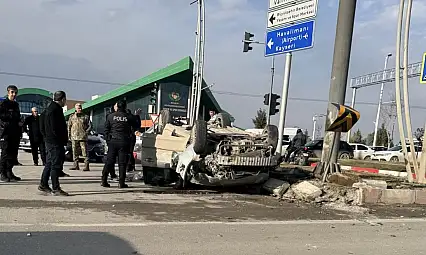 Turgut Özal Bulvarı'nda Trafik Kazası: 5 Yaralı