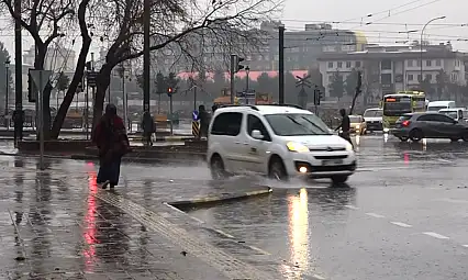 Türkiye Geneli Yağışa Teslim: Kuvvetli Yağmur, Kar ve Çığ Uyarısı