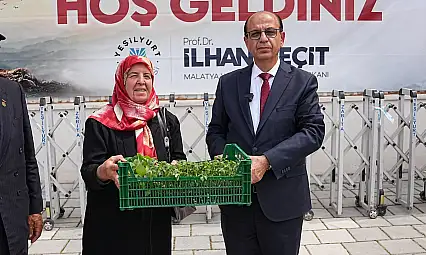 Yeşilyurt Belediyesi'nden Çiftçilere Büyük Destek! 250 Bin Adet Sebze Fidesi Dağıtıldı