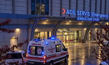 Yeşilyurt'ta Feci Kaza: Elektrikli Bisiklet Sürücüsü Ağır Yaralandı