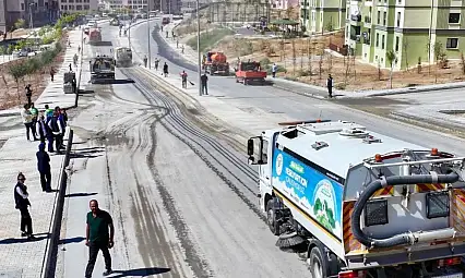 Yeşilyurt'ta Temizlik Seferberliği Sürüyor: İkizce TOKİ Konutları Baştan Aşağıya Temizlendi