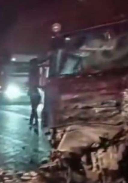 Elazığ-Malatya Yolunda Feci Kaza! 3 Tır Çarpıştı, 1 Ölü