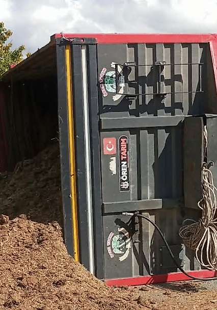 Elazığ-Malatya Yolunda Minibüs Traktöre Çarptı: 1 Yaralı