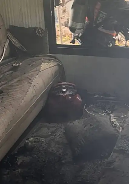 Gazi Mahallesinde Konteyner Yangını Korkuttu