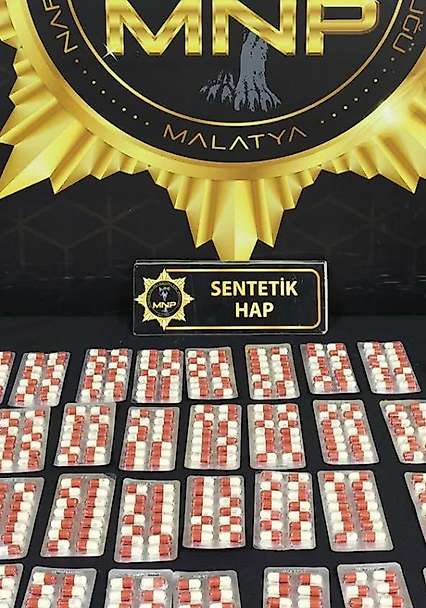 Malatya'da sokak satıcılarına operasyon: 2 tutuklama