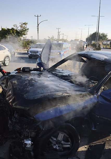 Malatya Yeşilyurt'ta Kaza Yapan Araçta Yangın Çıktı