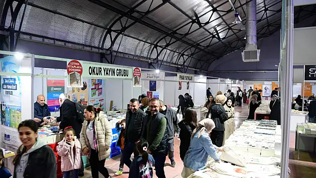 10. Malatya Anadolu Kitap ve Kültür Fuarı ziyaretçi akınına uğruyor