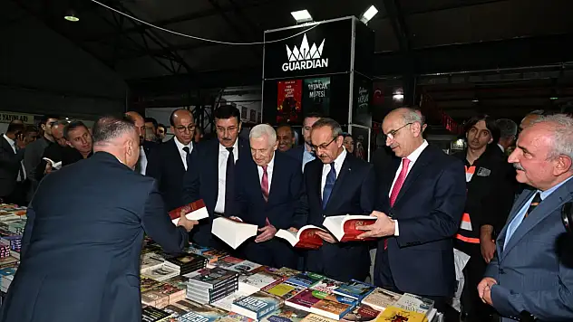 10. Malatya Anadolu Kitap Ve Kültür Fuarını 210 Binin Üzerinde Vatandaş Ziyaret Etti