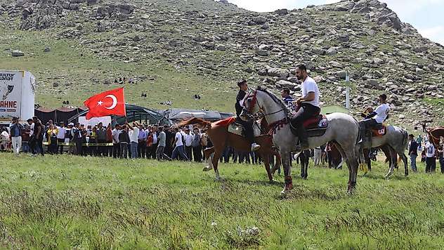 11. Geleneksel Drejan Aşireti Şenlikleri Binlerce Kişiyi Buluşturdu