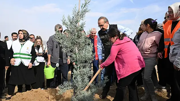 '11 Kasım Milli Ağaçlandırma Günü'nde 2 bin 200 Fidan Toprakla Buluştu