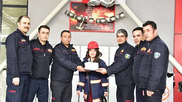 18 Metre Yükseklikte Sürpriz Doğum Günü Kutlaması