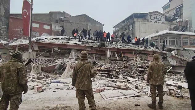 19 kişinin öldüğü Ermeç Apartmanı davasında duruşma ertelendi