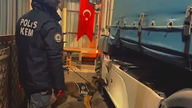 2 ilde uyuşturucu operasyonları: 447kilo madde ele geçirildi