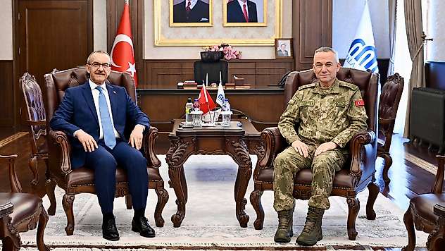 2'nci Ordu Komutanı Korgeneral Gültekin Yaralı'dan Vali Yavuz'a Ziyaret