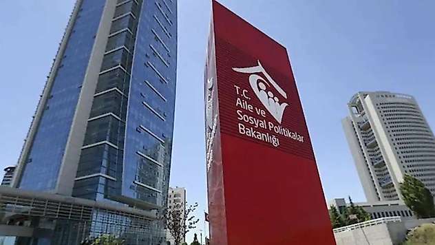 '2025 Aile Yılı'nda 1,1 milyon kişiye aile eğitimi verildi