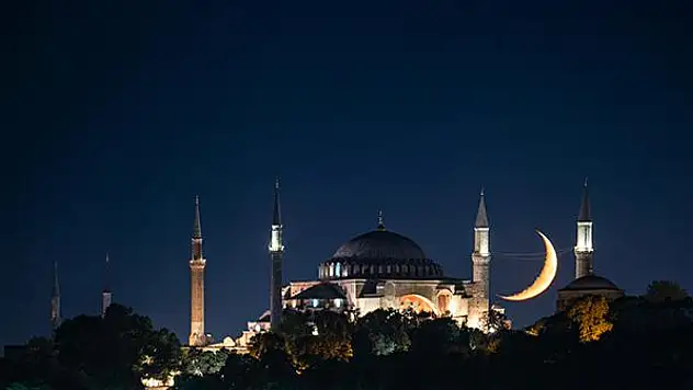 2025 yılında Üç Aylar Ne Zaman Başlayacak ?