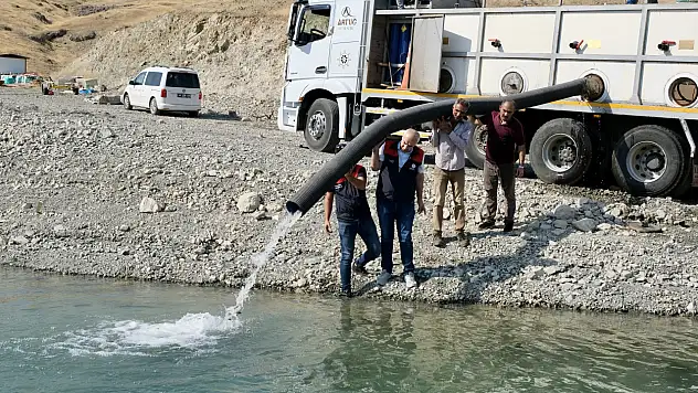 6 İlçede 10 Noktaya Yavru Sazan Salındı