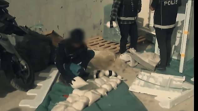 69 İlde Eş Zamanlı Baskın: Milyonlarca Hap Ele Geçirildi