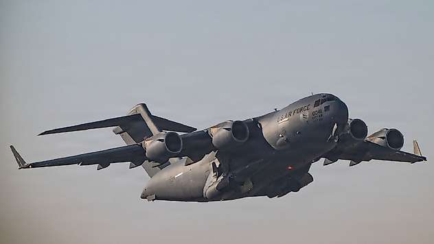 ABD KC-135 Yakıt Uçağı Irak'ta Düştü: 4 Asker Hayatını Kaybetti