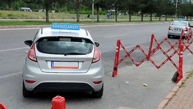 Aday Sürücülere Ağır Trafik İhlallerinde Kalıcı Ehliyet İptali Geliyor