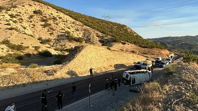 Adıyaman Tut'ta Freni Patlayan Minibüs Devrildi: 19 Yaralı
