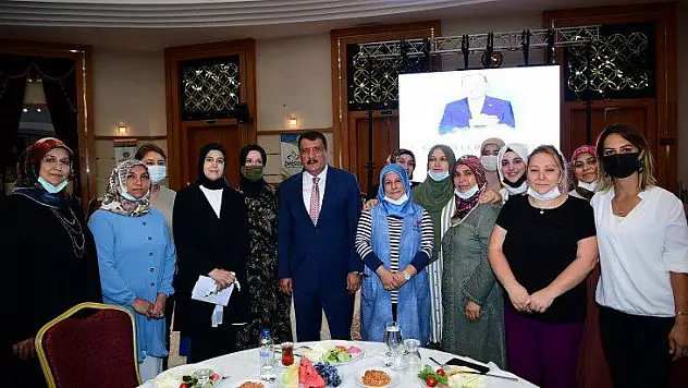 'Ahde Vefa Buluşmaları'na katıldı