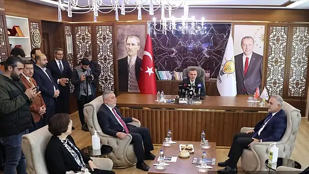 AK Parti Genel Başkan Yardımcısı Kandemir, Elazığ'da partililerle bir araya geldi: