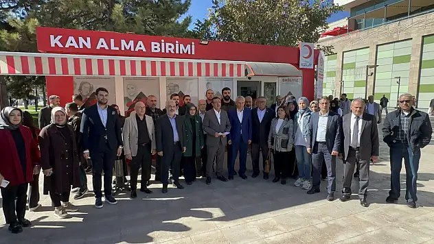 Ak Parti Malatya'dan Kızılay Haftasına Anlamlı Destek